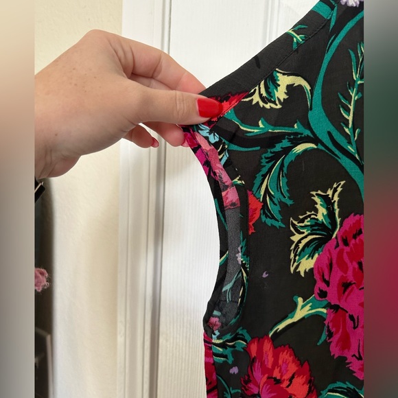 Floral Obey Cap Sleeve Button Up - Picture 3 of 4